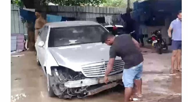 නුගේගොඩදී වෙඩි නොවදින මෝටර් රථයක් සොයා ගනී
